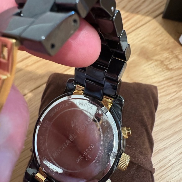 Michael Kors MK5270 Runway Women's Watch Black Ceramic Chronograph Crystal EUC - Picture 4 of 7